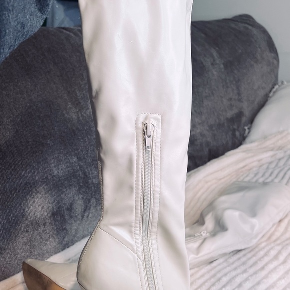 🔥FOREVER 21🔥 Cream Over the Knee boot - Picture 6 of 8